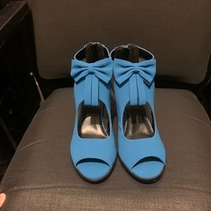 Blue bootie with heal